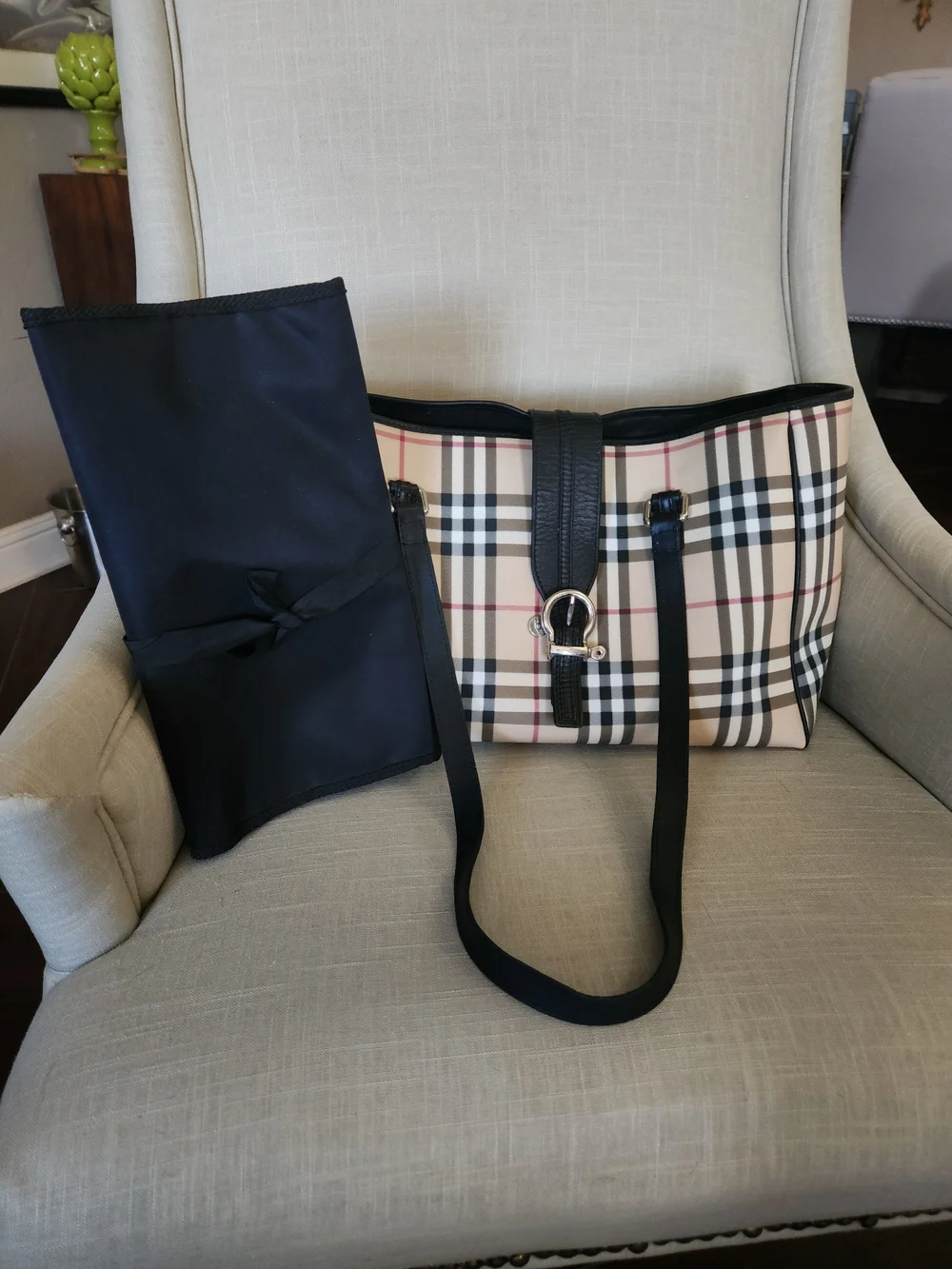 Authentic Burberry Classic Plaid Diaper Bag in Classic Plaid-Excellent Condition